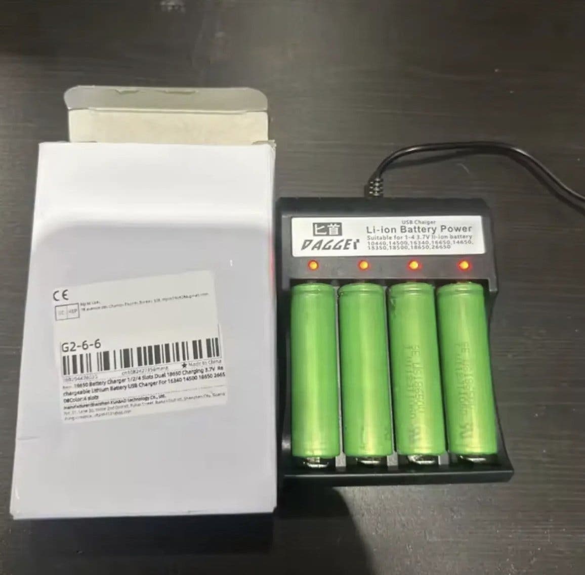 18650 batteriladdare USB med 4 platser