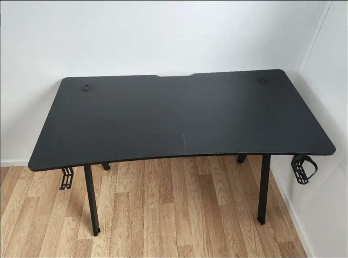 Gamingbord 140 × 60 cm med mugghållare och hörlurskrok