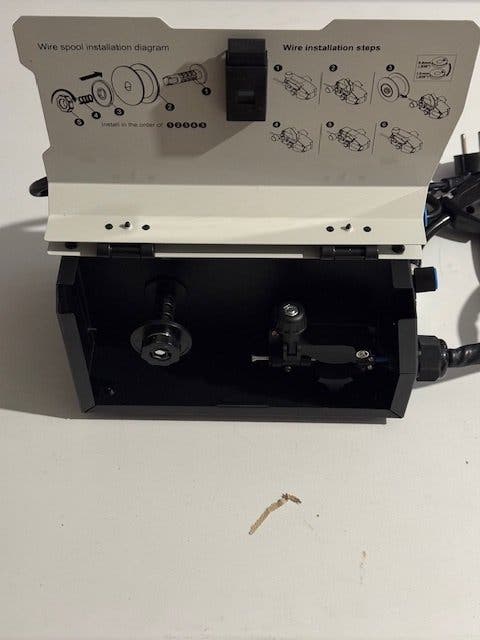 AZZUNO MIG-160XD gasfri MIG-svets 220 V – digital display, för flusskärnetråd
